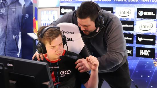 英雄联盟S15瑞士轮精彩回顾 LPL种子BLG止步八强