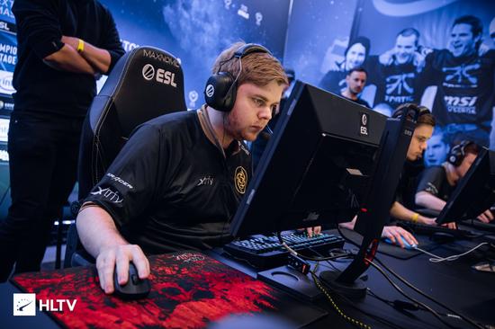 LPL战队TES与T1的巅峰对决将在S15半决赛上演